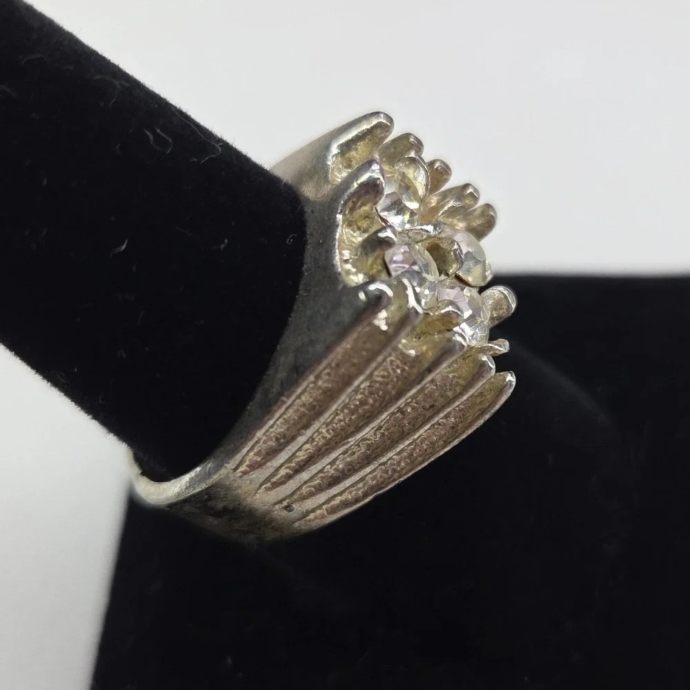 Vintage Mens Silver Tone Textured Statement Ring Size 11 Cubic‎ Zirconia Cluster